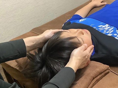 気持ちを落ち着かせる 子どもへのトリートメント講座~基本のタッチング編~